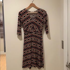 Vneck geo print dress